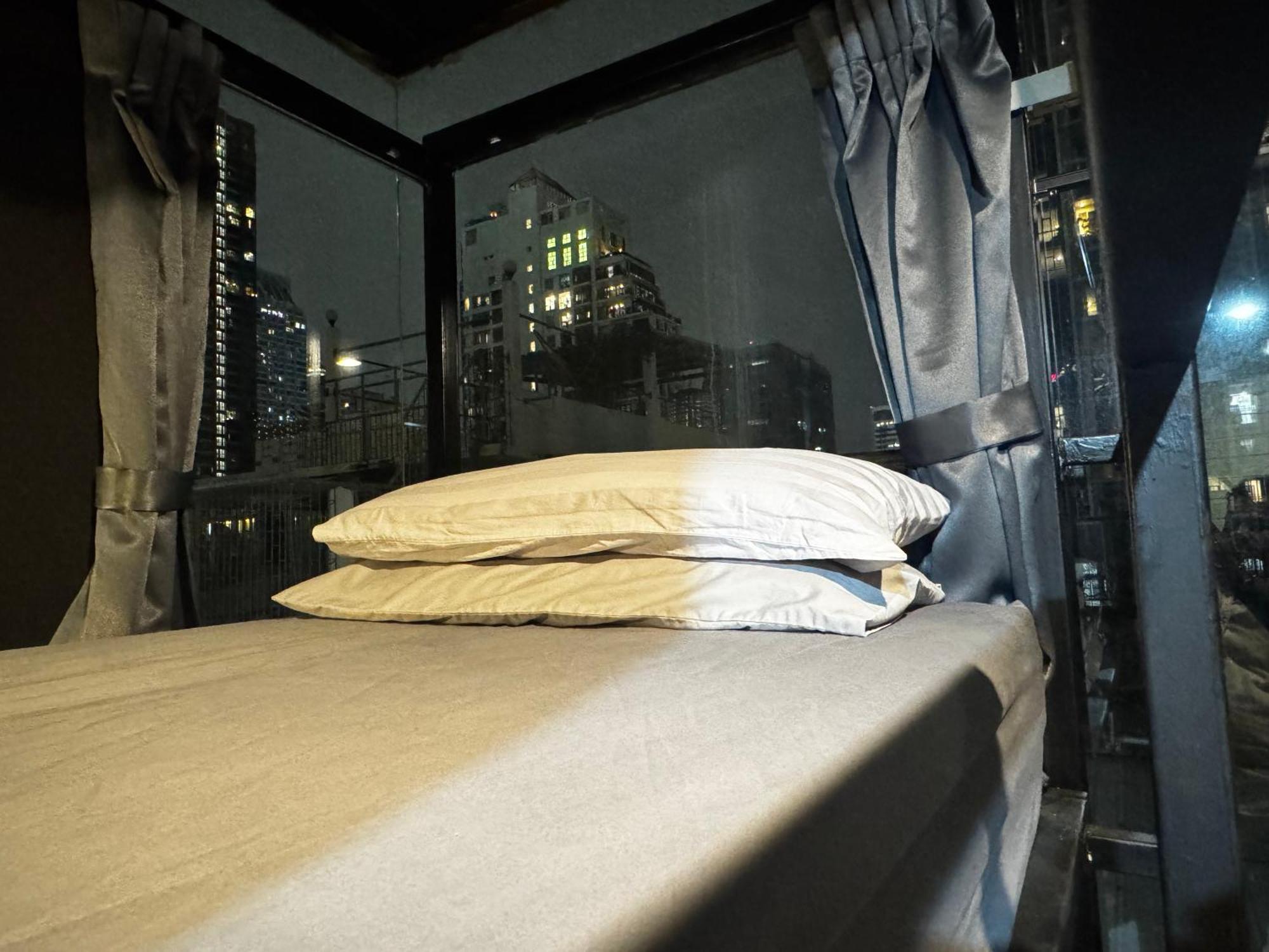 Stay At Pan Hostel Bangkok Extérieur photo
