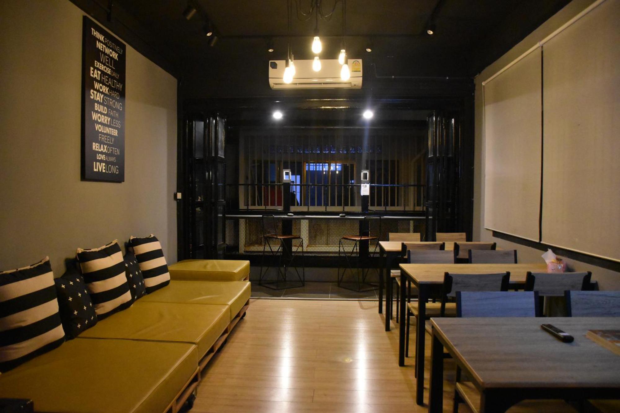 Stay At Pan Hostel Bangkok Extérieur photo